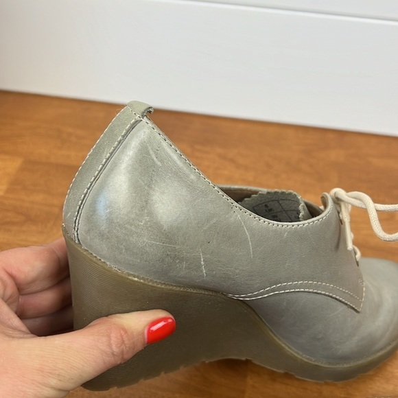 Dr marten mimi wedge booties in taupe/gray size 8 lace up - Picture 9 of 12